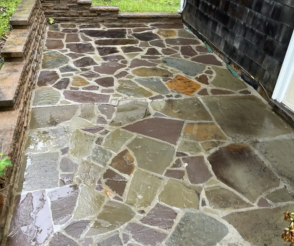 Flagstone patio cleaned by Thompson's Pressure Washing